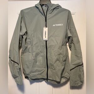 Terrex men’s large light rain jacket- nwt